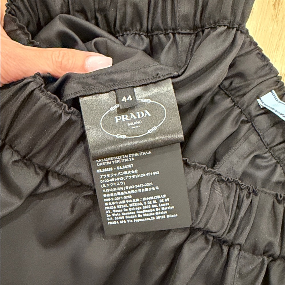 PRADA Re-Nylon Shorts sz44 - Picture 4 of 8